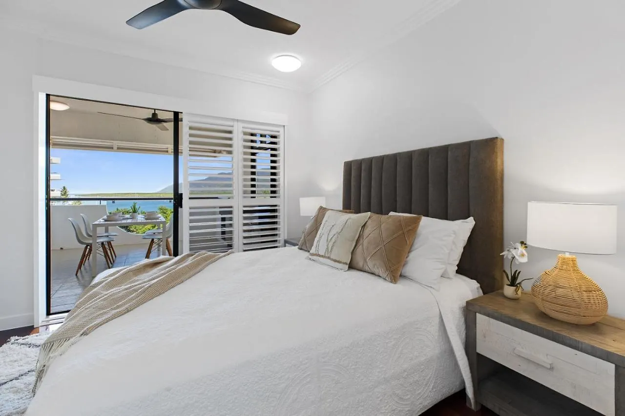 Stunning Coastal 3 Bedroom Apartment In Cairns Cbd